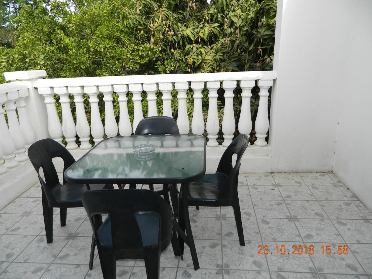 Upper Room Guest House Francistown Exterior foto