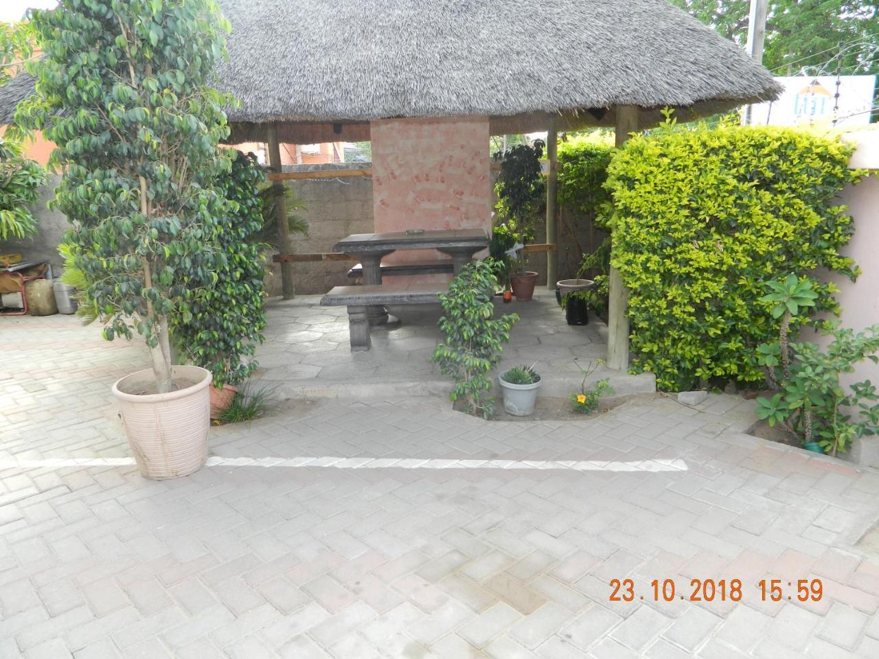 Upper Room Guest House Francistown Exterior foto