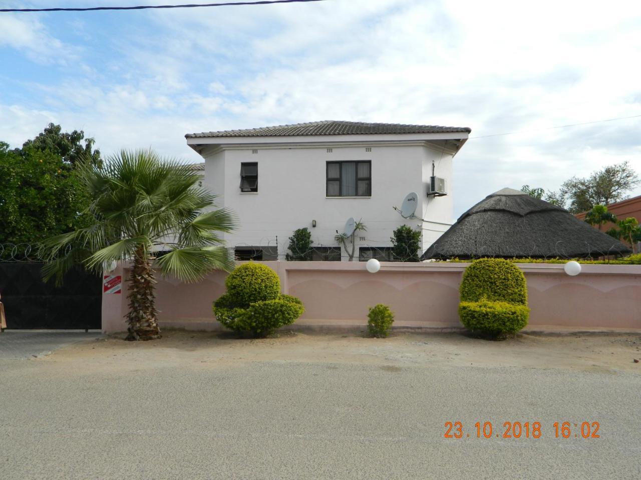 Upper Room Guest House Francistown Exterior foto